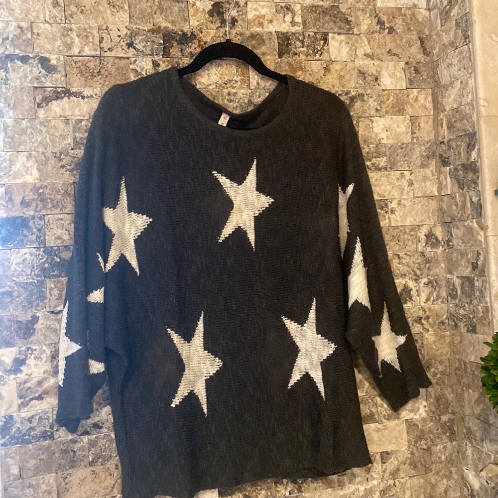 Wishlist star sweater size M/L